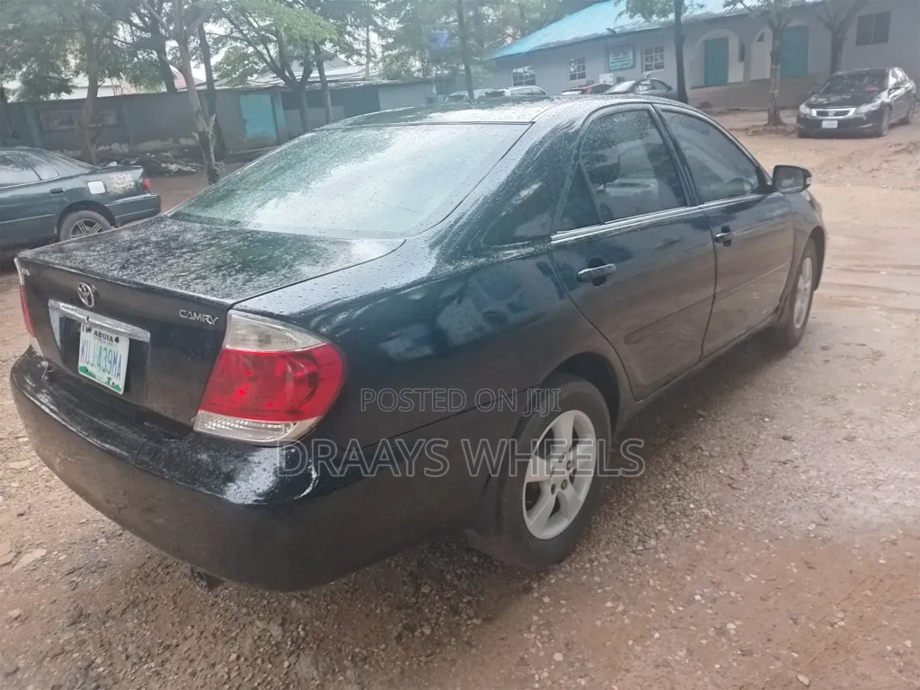 The Ultimate Commuter: 2005 Toyota Camry (First Owner)