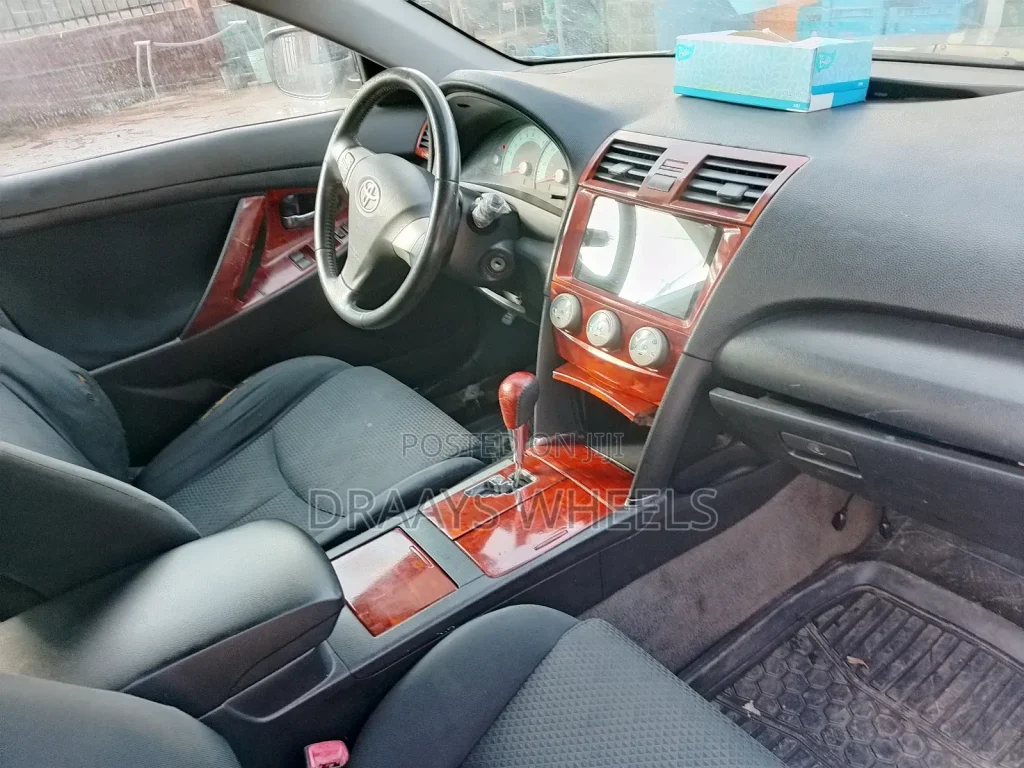 toyota camry se 4dr sedan8